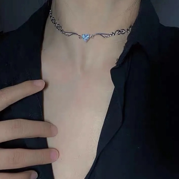 White Gold Plated - I am a princess necklace - Picture 1 of 10